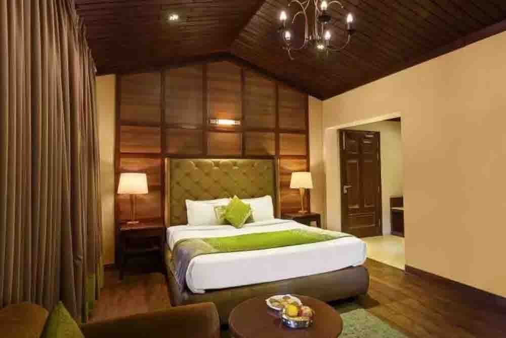 the earls court deluxe room