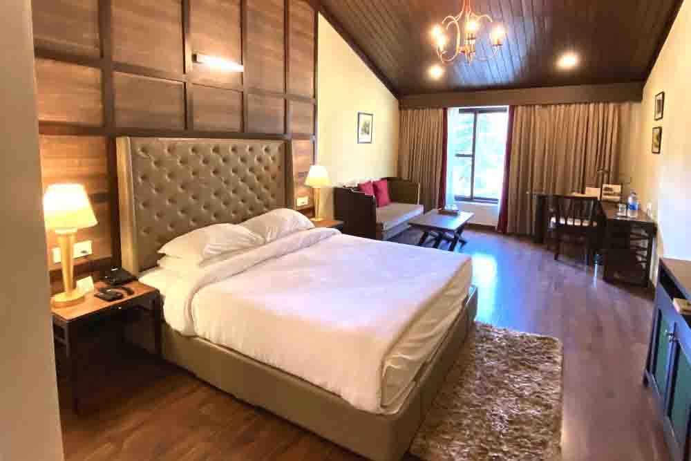 the earlscourt nainital deluxe room